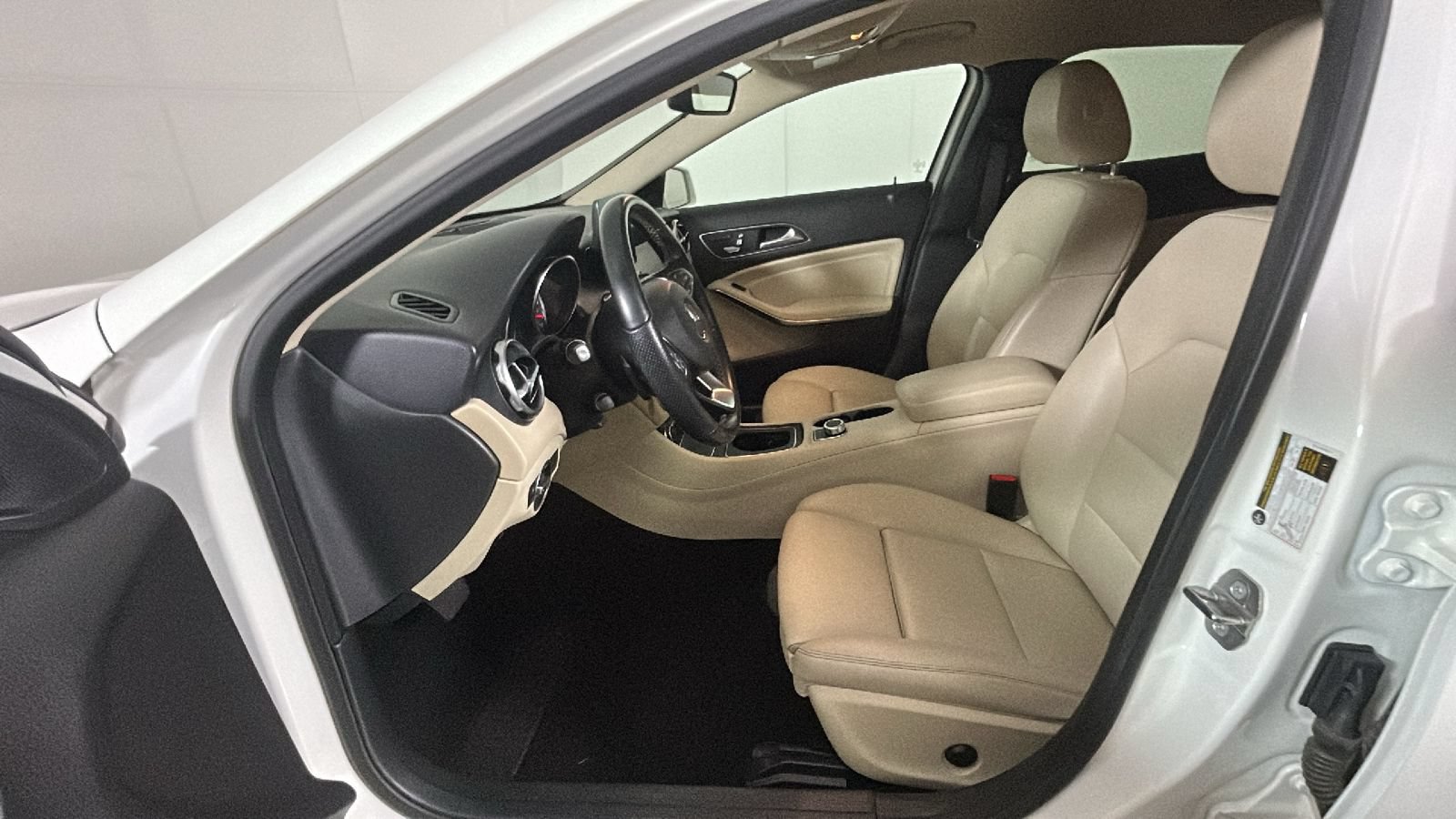 Used 2019 Mercedes-Benz GLA 250 4MATIC image 11