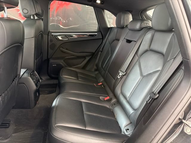 Used 2020 Porsche Macan AWD/4WD image 10