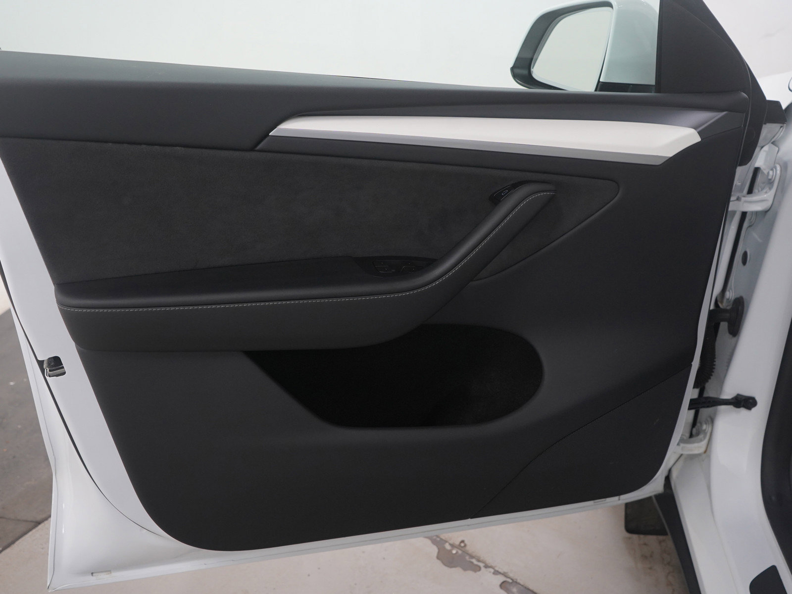 Used 2024 Tesla Model Y Long Range image 19