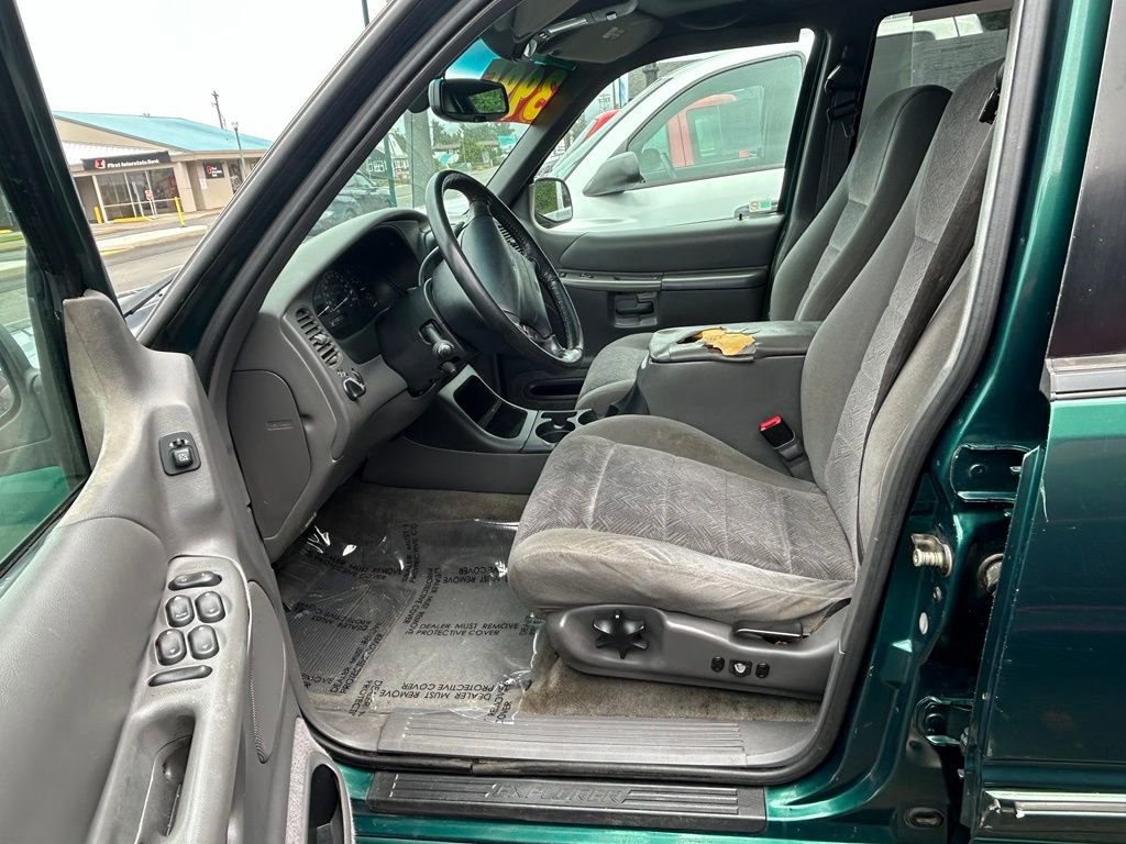 Used 2001 Ford Explorer XLT AWD/4WD image 13