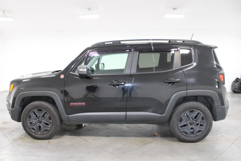 Used 2018 Jeep Renegade Trailhawk AWD/4WD image 6