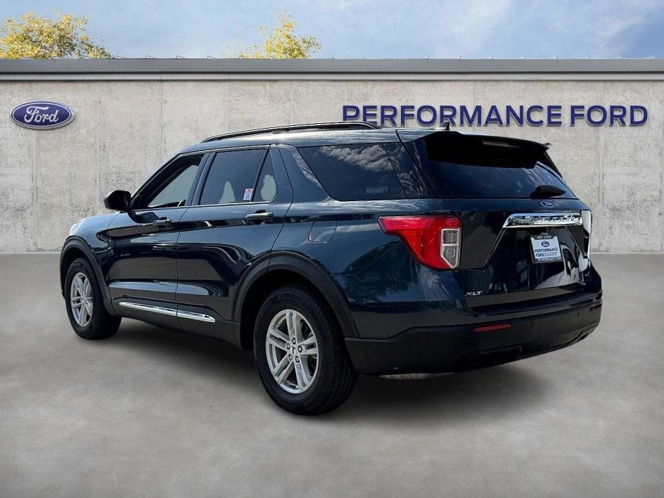 Used 2023 Ford Explorer XLT image 11