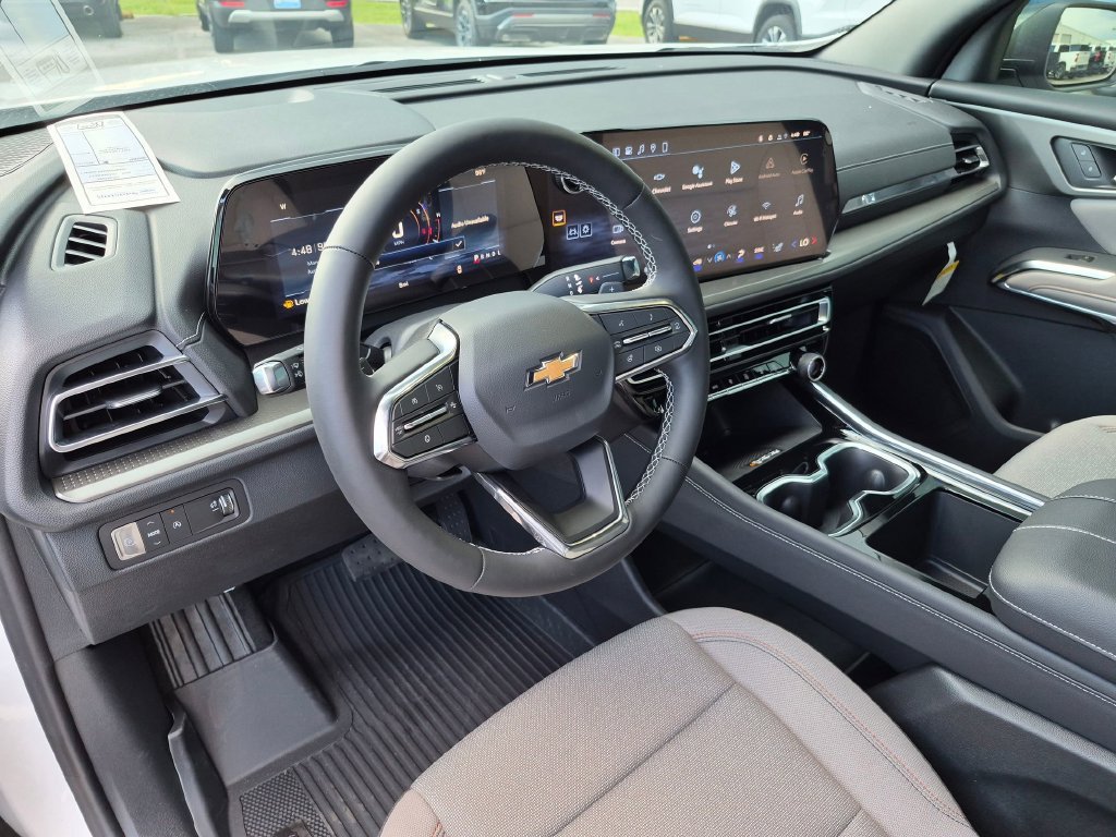 New 2026 Chevrolet Traverse LT w/ LPO, Floor Liner Package FWD image 32