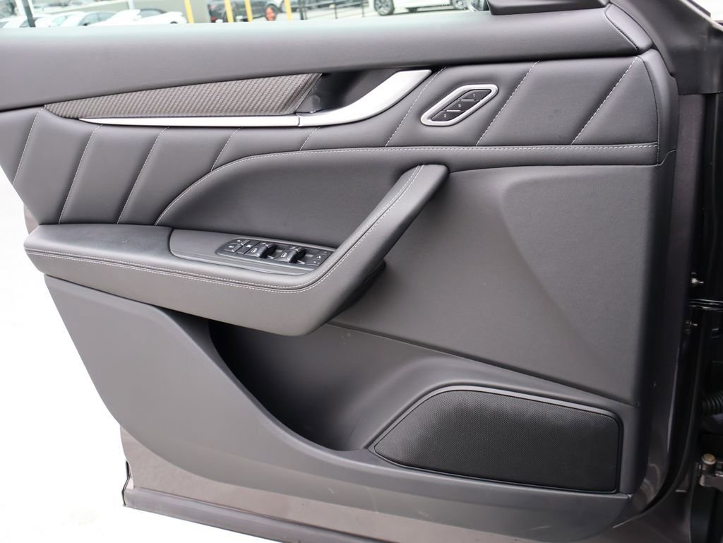 Used 2022 Maserati Levante Modena AWD/4WD image 34