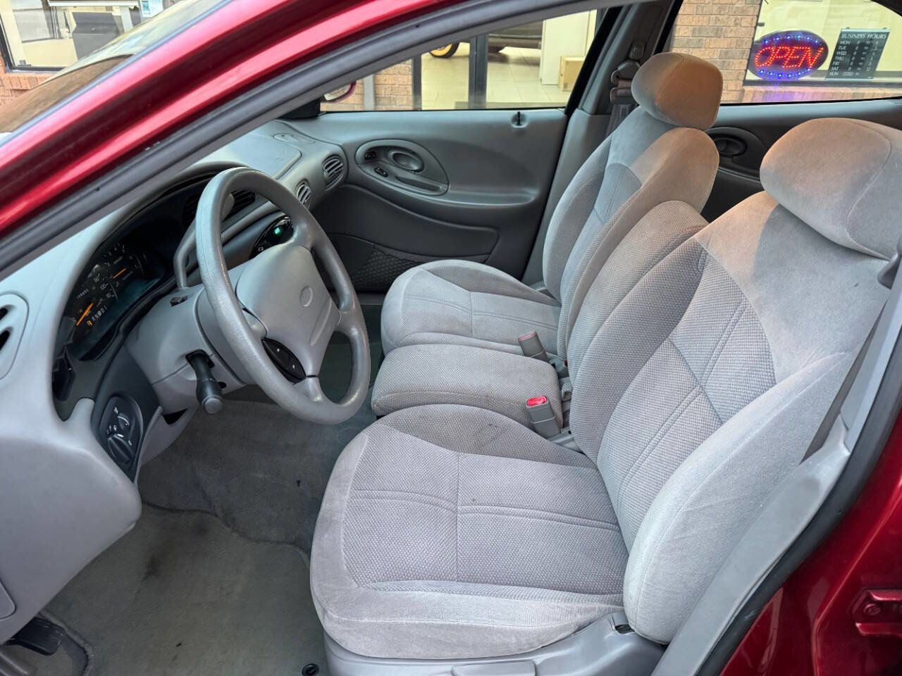 Used 1997 Ford Taurus GL image 5