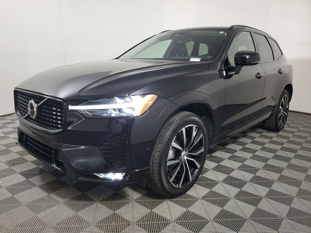 Used 2024 Volvo XC60 B5 Plus w/ Protection Package Premier AWD/4WD image 3
