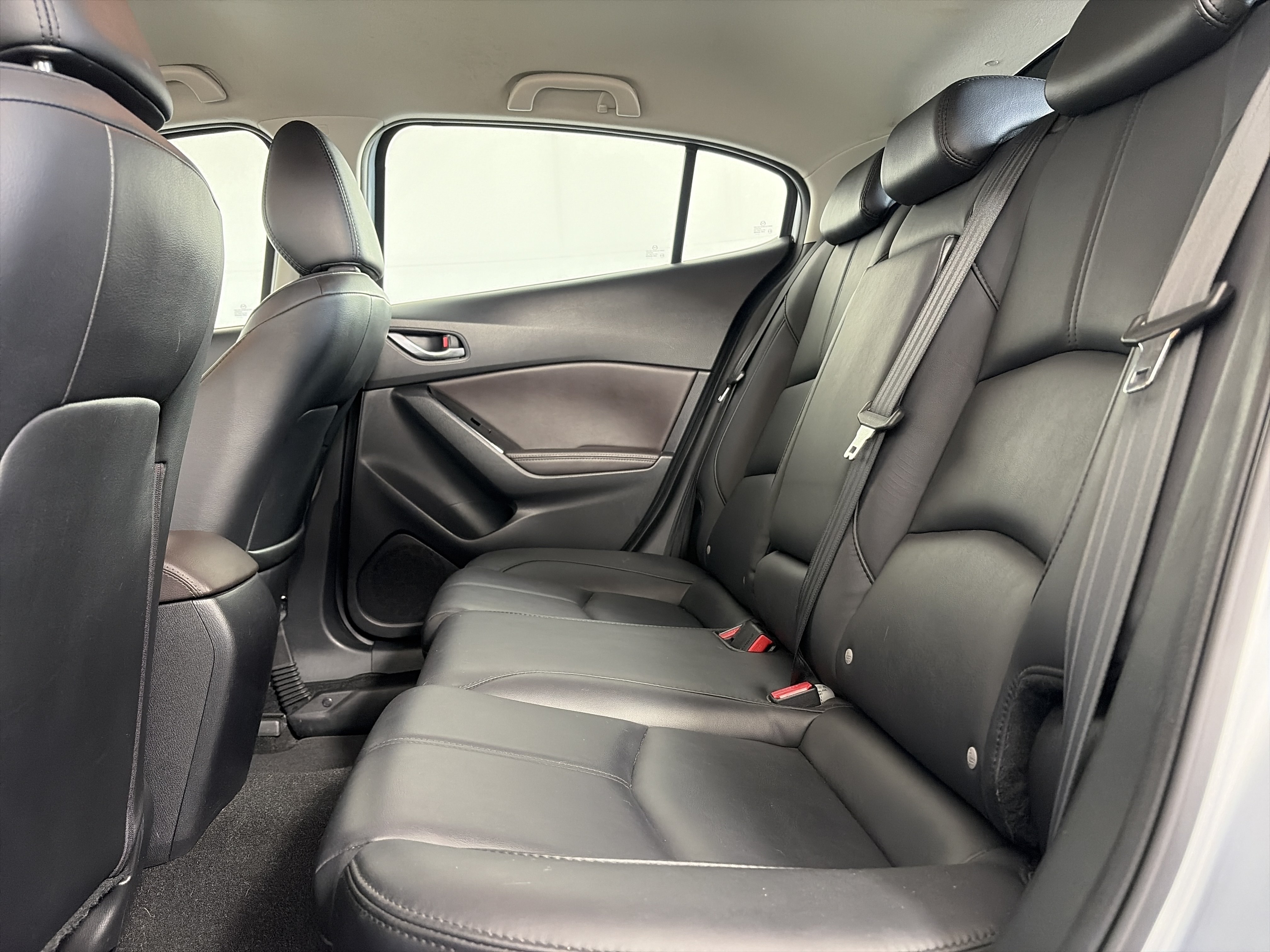 Used 2018 MAZDA MAZDA3 Touring FWD image 7