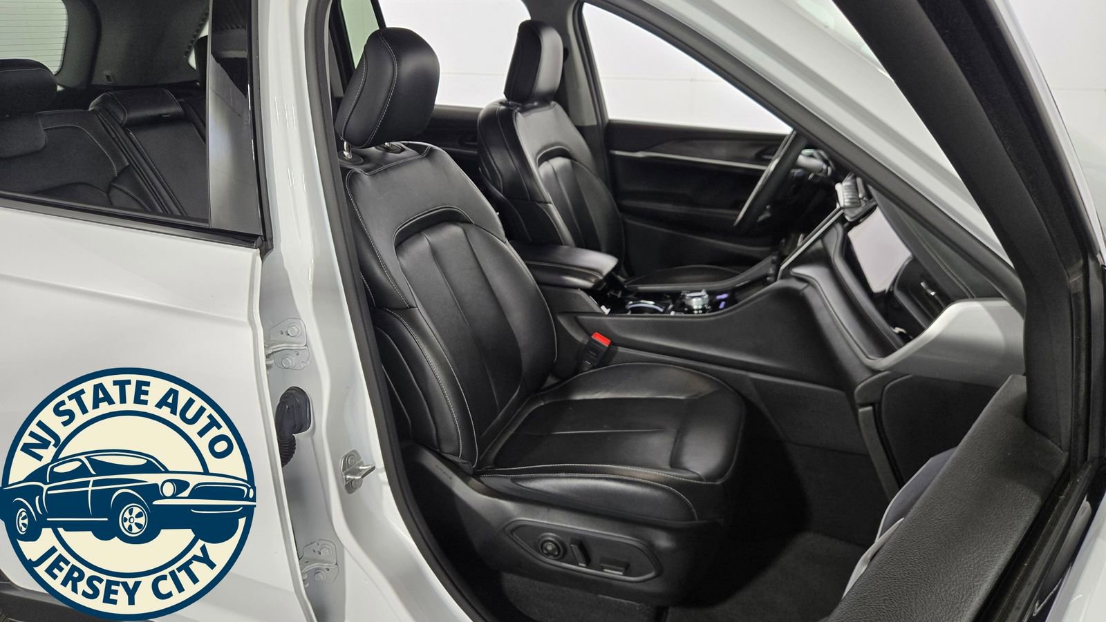 Used 2022 Jeep Grand Cherokee Limited 4xe image 43