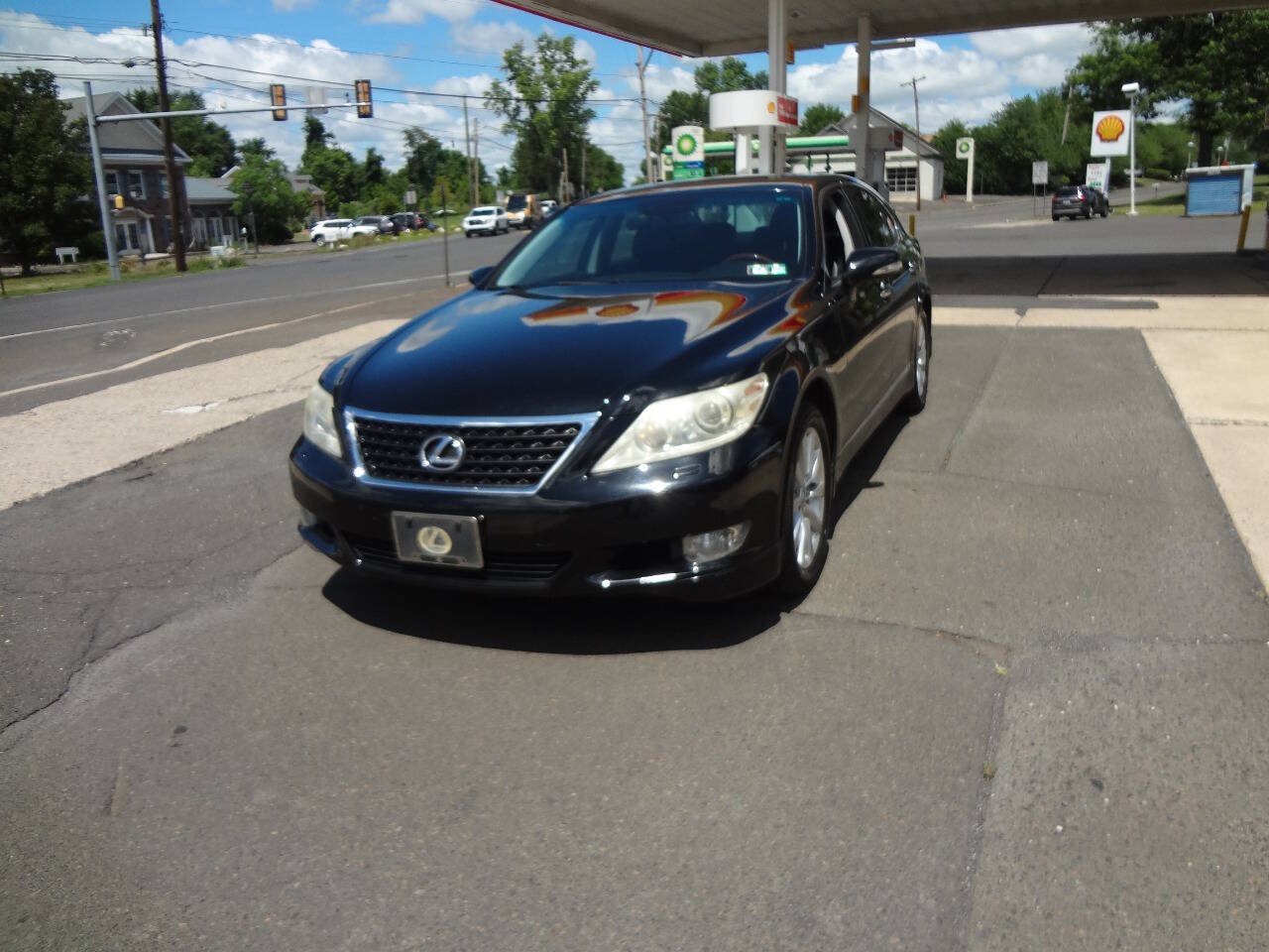 Used 2010 Lexus LS 460 AWD image 2