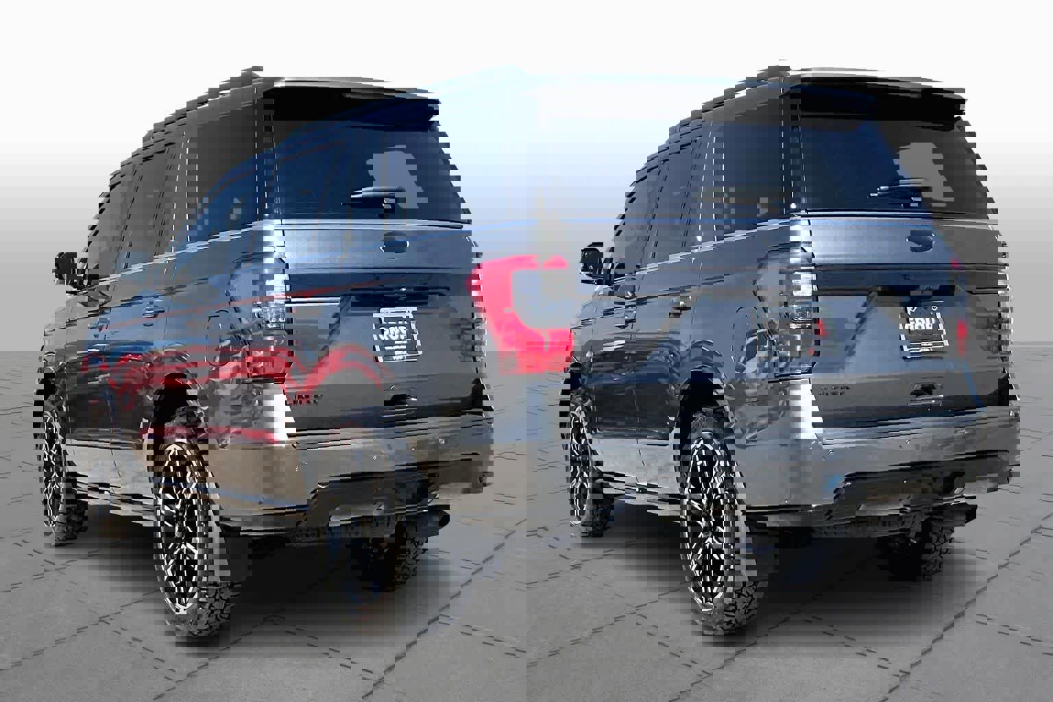 Used 2021 Ford Expedition Limited image 11