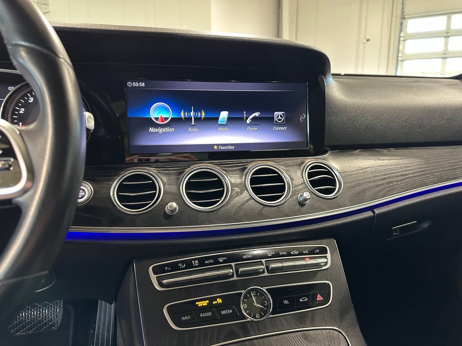 Used 2020 Mercedes-Benz E 350 Sedan image 23