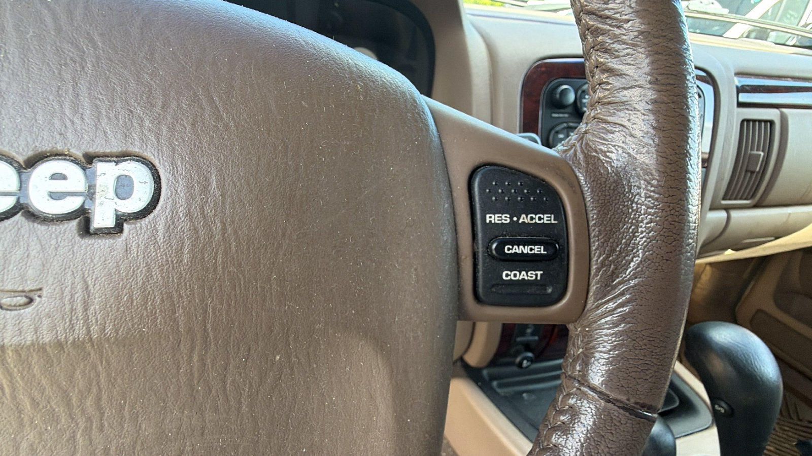Used 2001 Jeep Grand Cherokee Limited AWD/4WD image 28