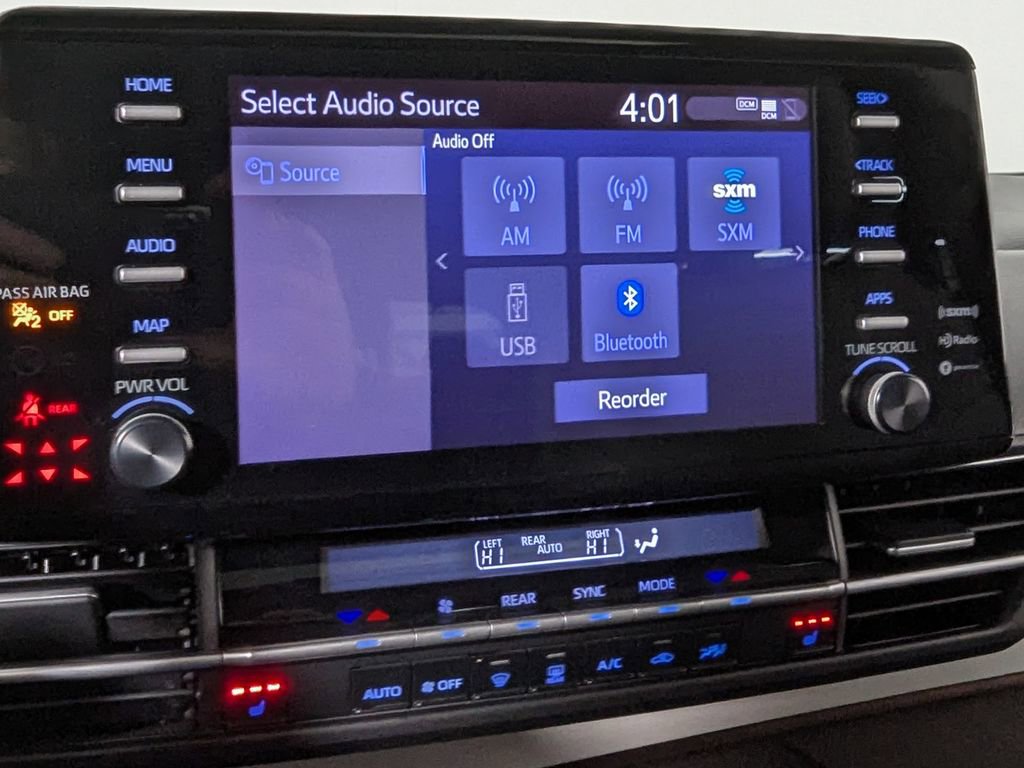 Used 2024 Toyota Sienna XLE image 33