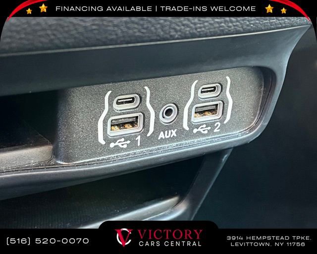 Used 2024 Chrysler Pacifica Select image 35