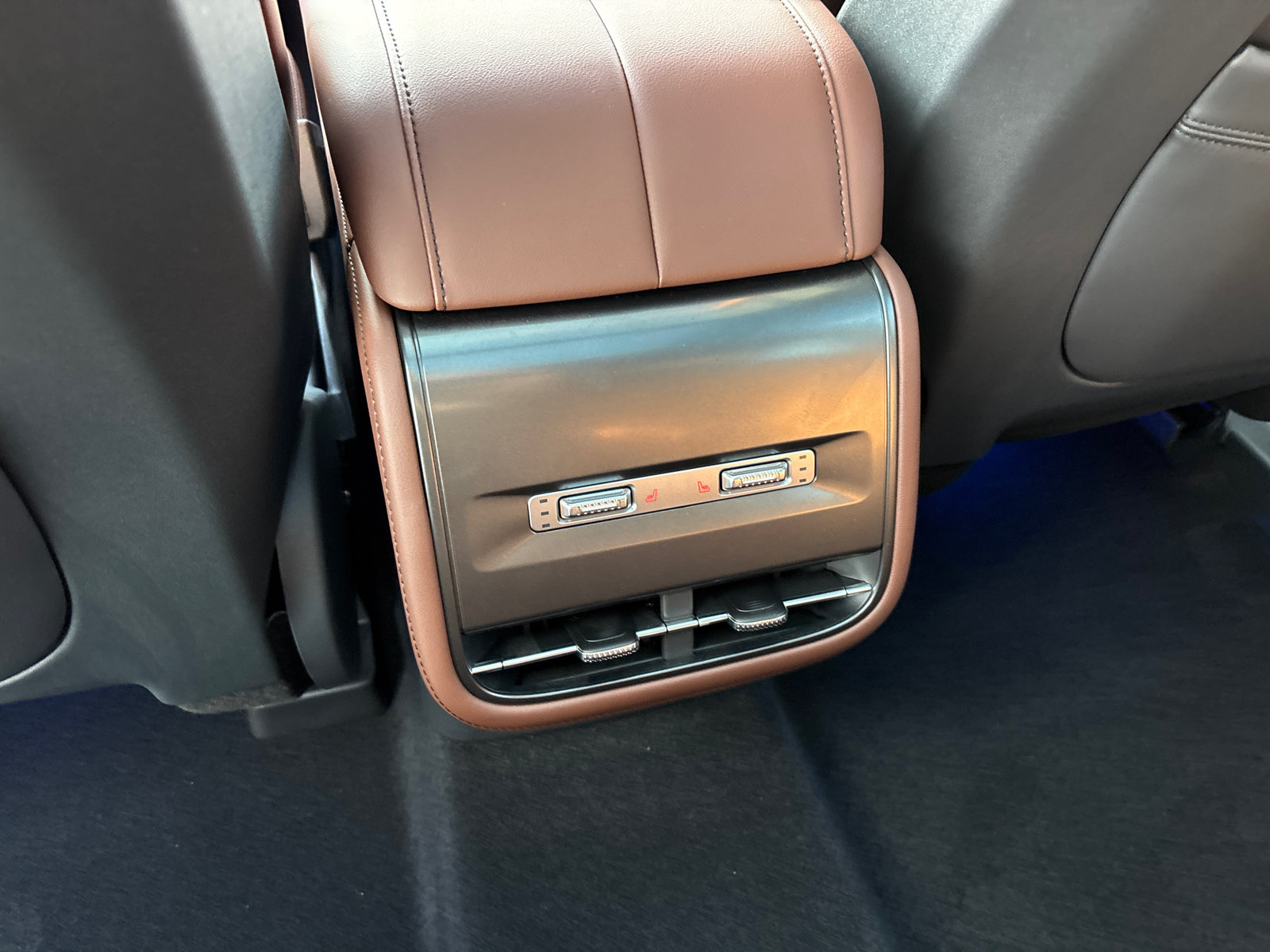 New 2026 Lincoln Nautilus Reserve w/ Jet Appearance Package AWD/4WD image 33