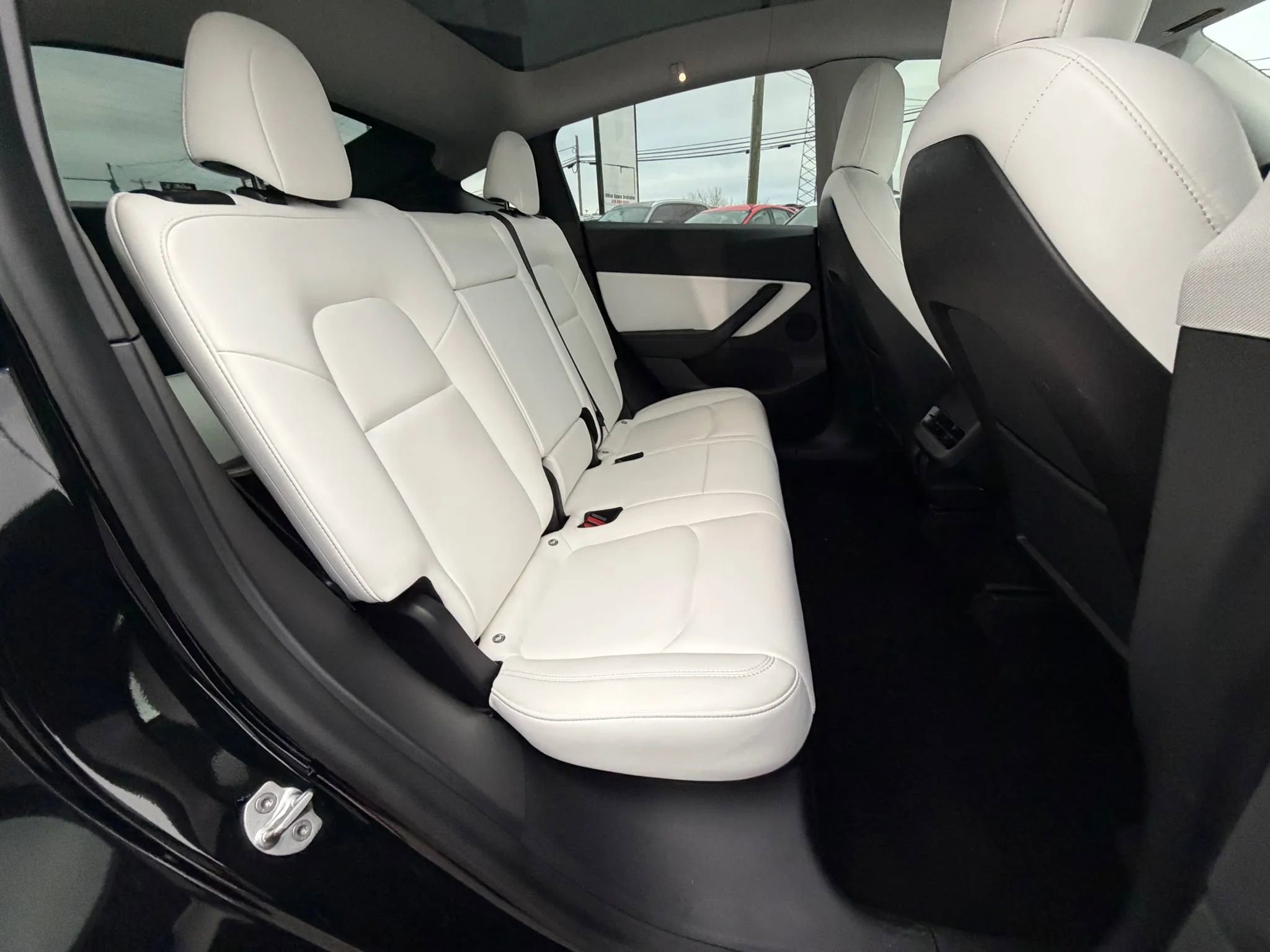 Used 2021 Tesla Model Y Long Range image 13