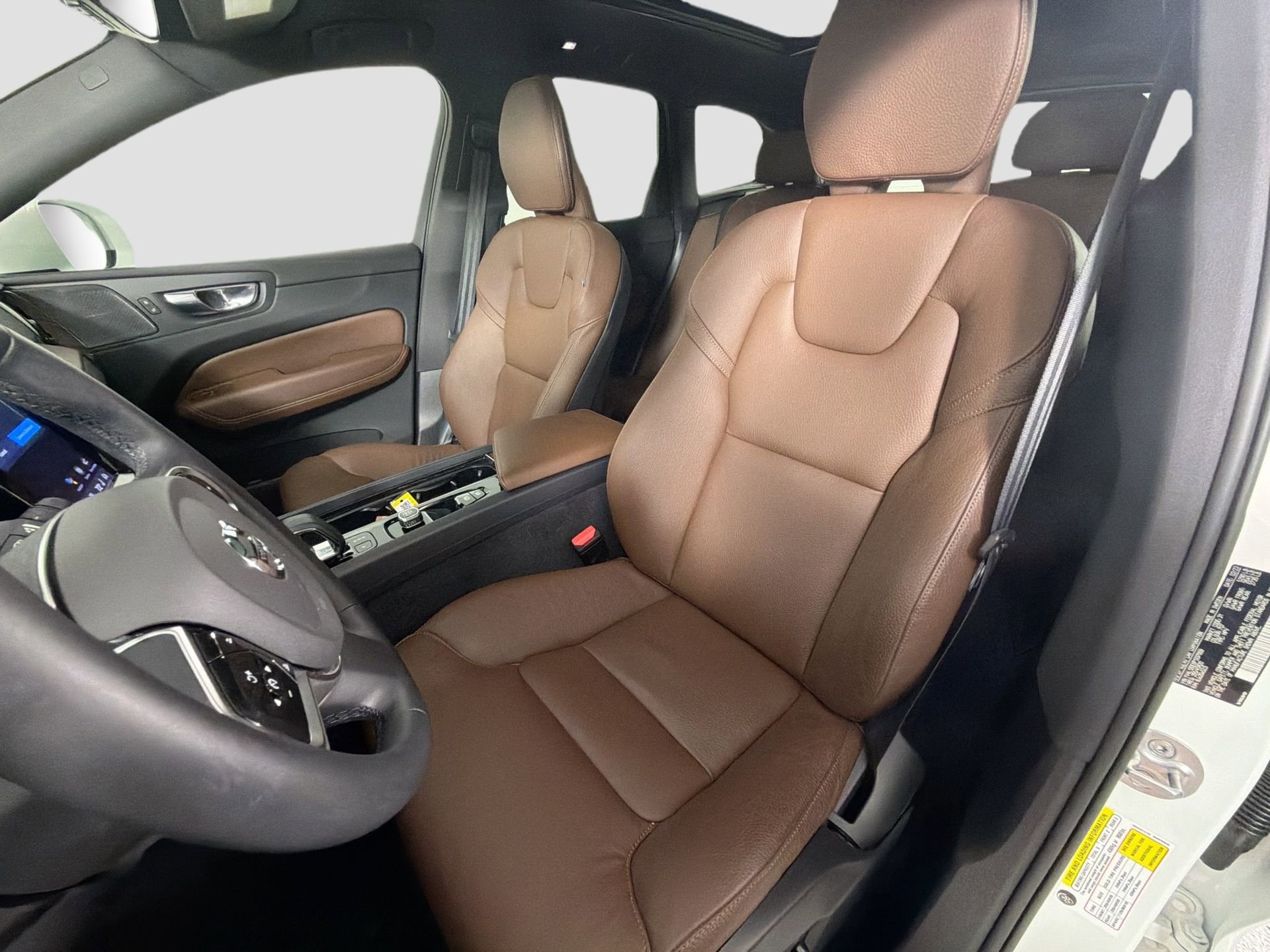 Certified 2023 Volvo XC60 B5 Plus w/ Protection Package Premier FWD image 22