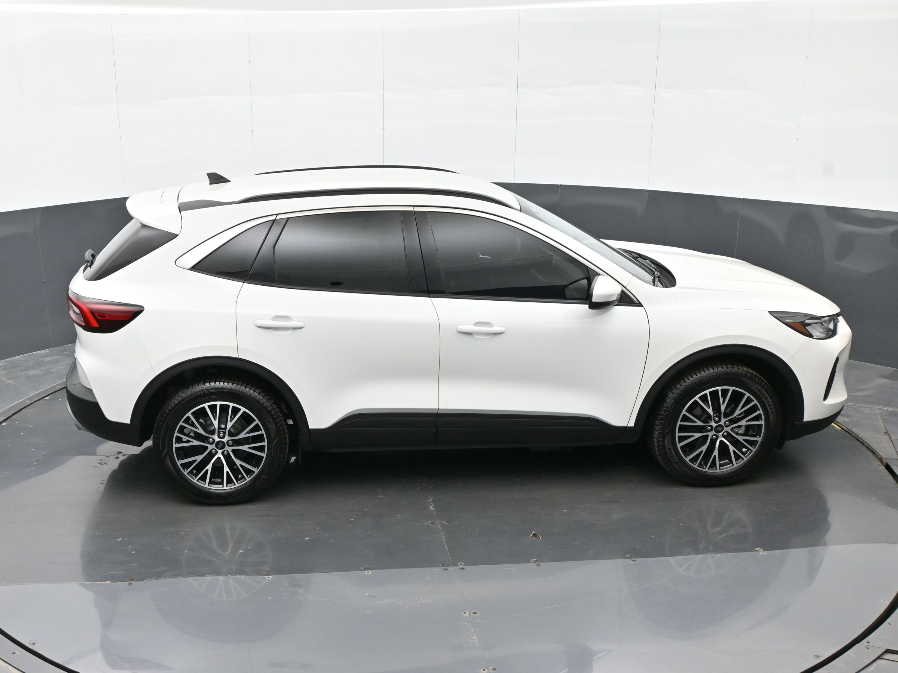 Used 2023 Ford Escape SE image 36