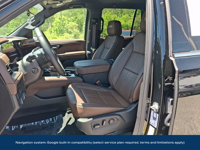 Used 2025 Chevrolet Tahoe High Country AWD/4WD image 2