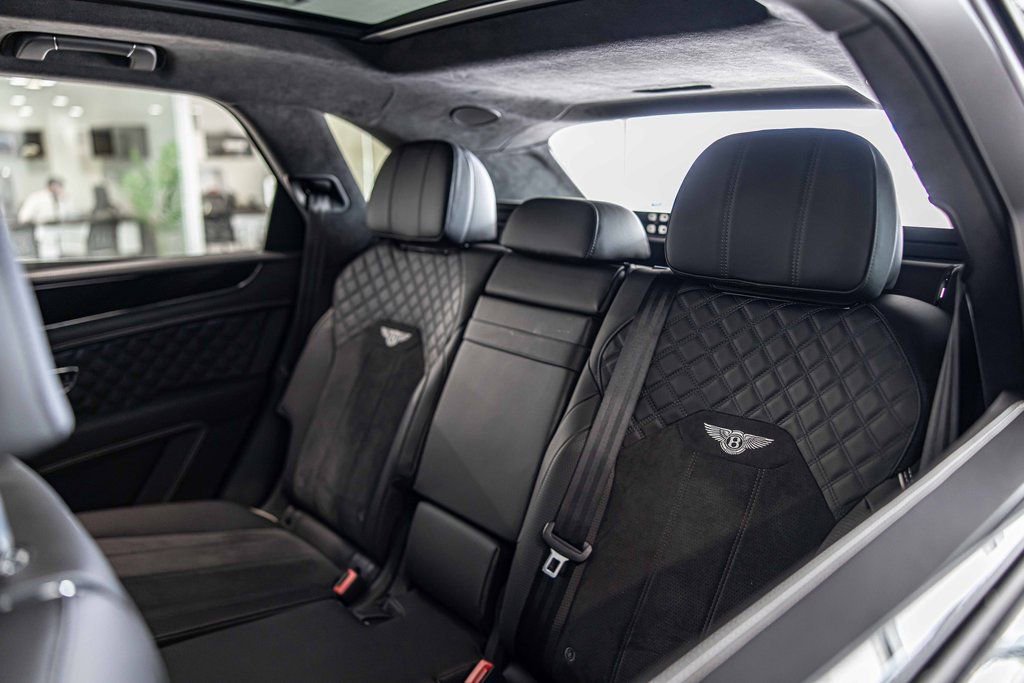Used 2022 Bentley Bentayga image 37
