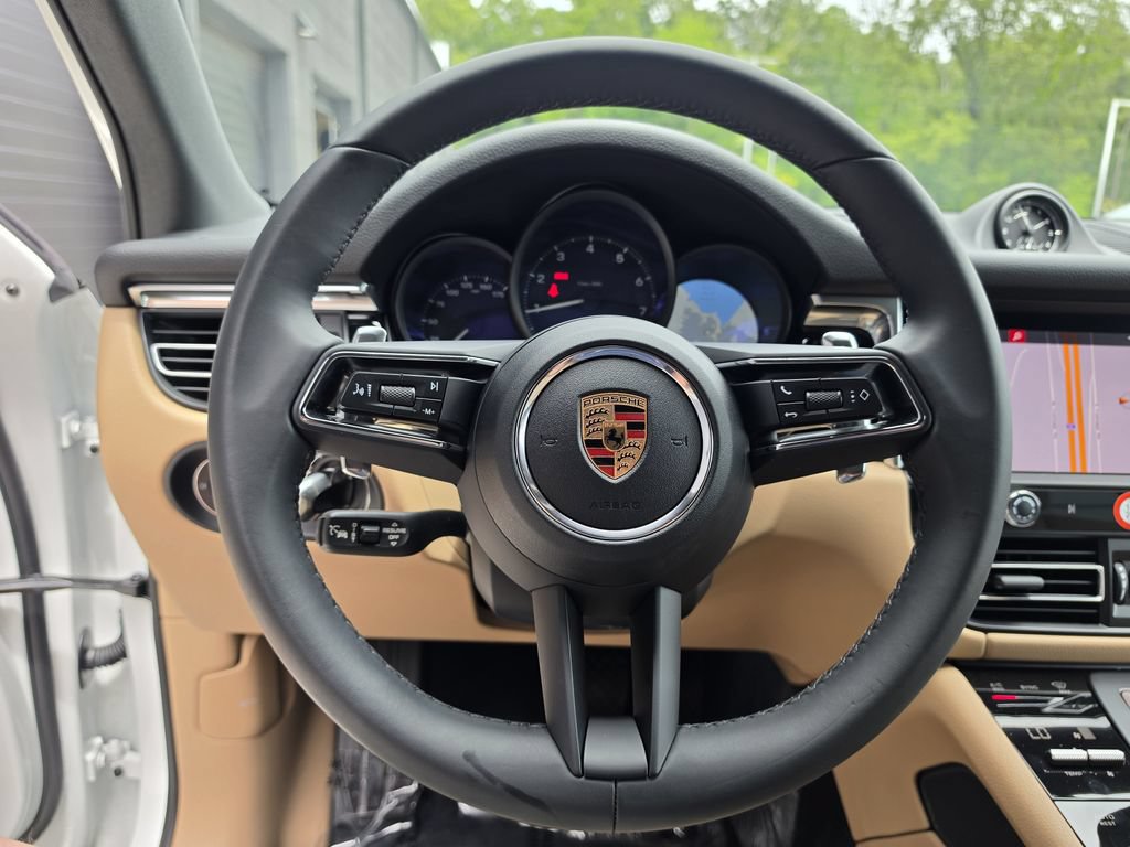 Certified 2026 Porsche Macan AWD/4WD image 26