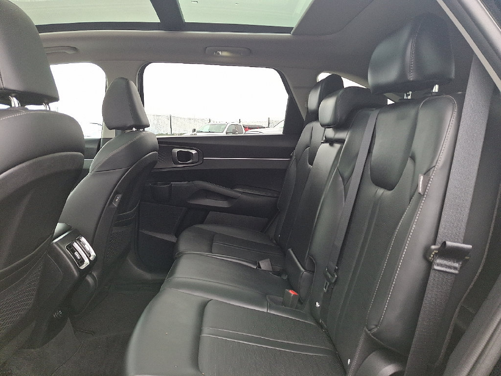 Used 2025 Kia Sorento S w/ Panoramic Sunroof Package AWD/4WD image 11