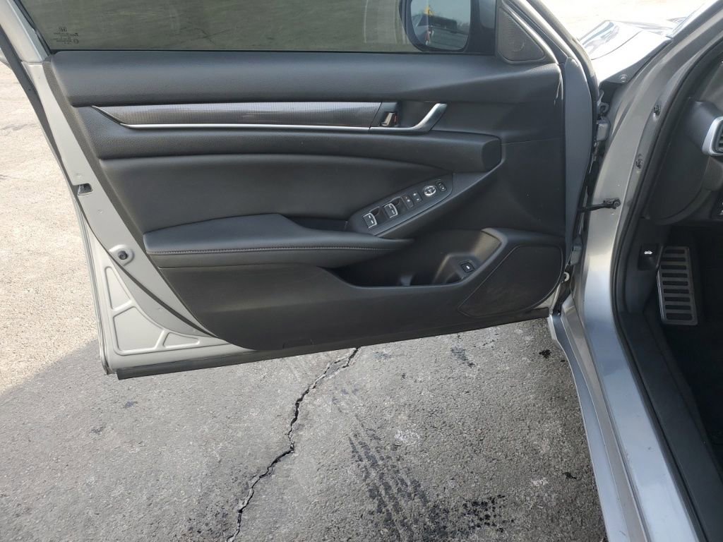 Used 2020 Honda Accord Sport image 12