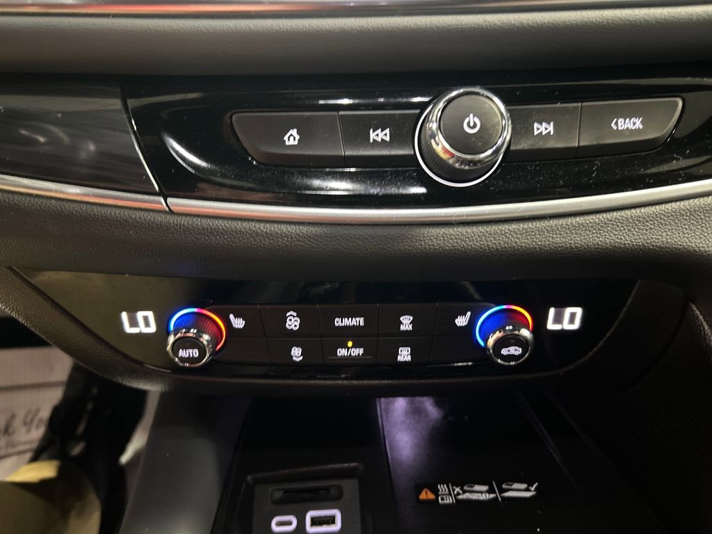 Used 2023 Buick Enclave Essence FWD image 19