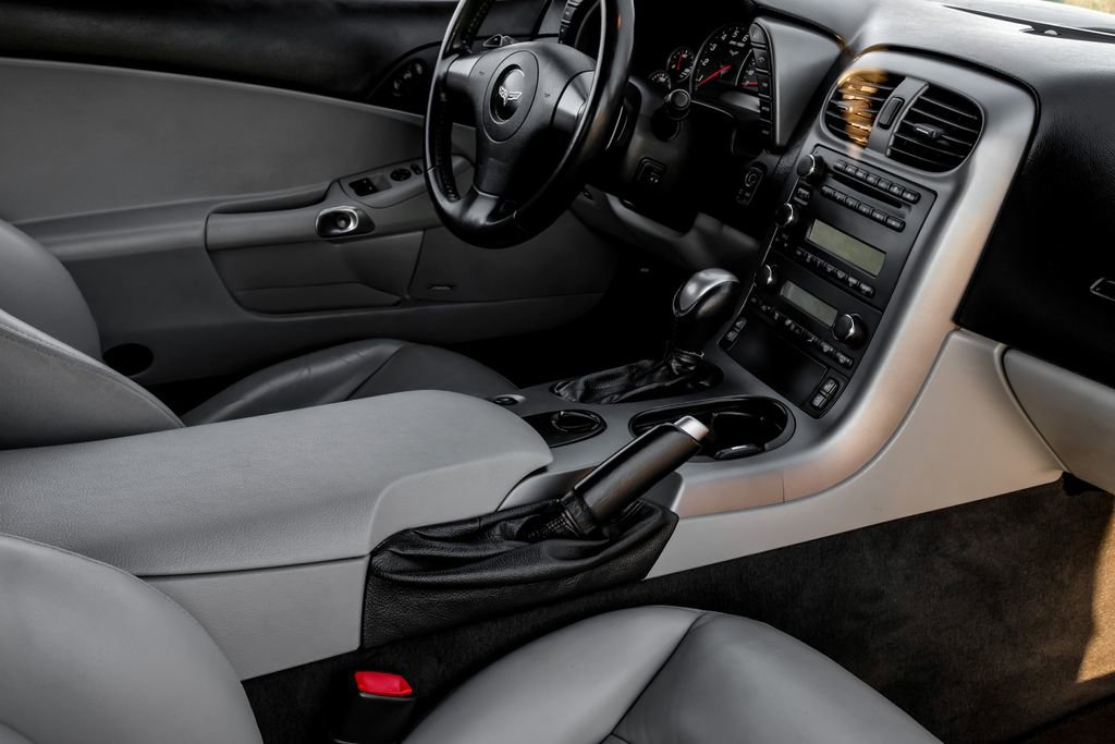 Used 2006 Chevrolet Corvette Coupe w/ Preferred Equipment Group image 28