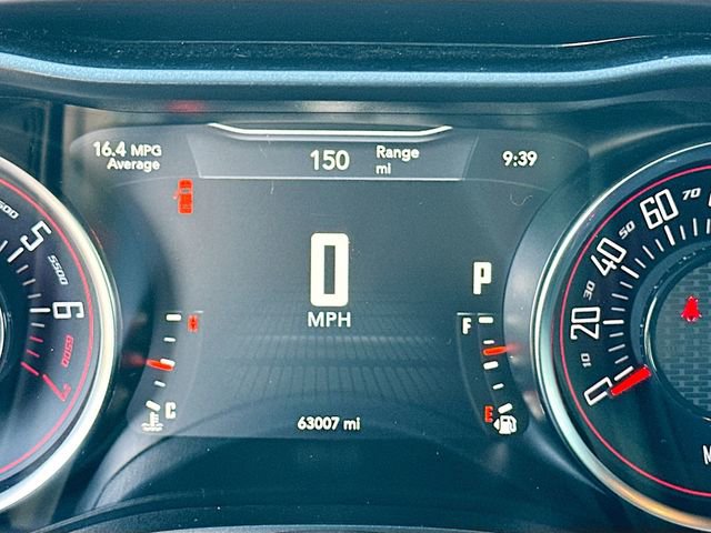 Used 2017 Dodge Challenger SXT w/ Driver Convenience Group RWD image 12