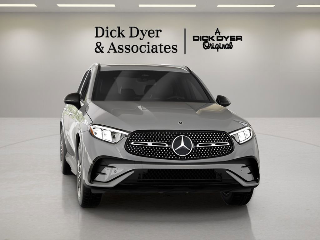 Used 2025 Mercedes-Benz GLC 300 image 34