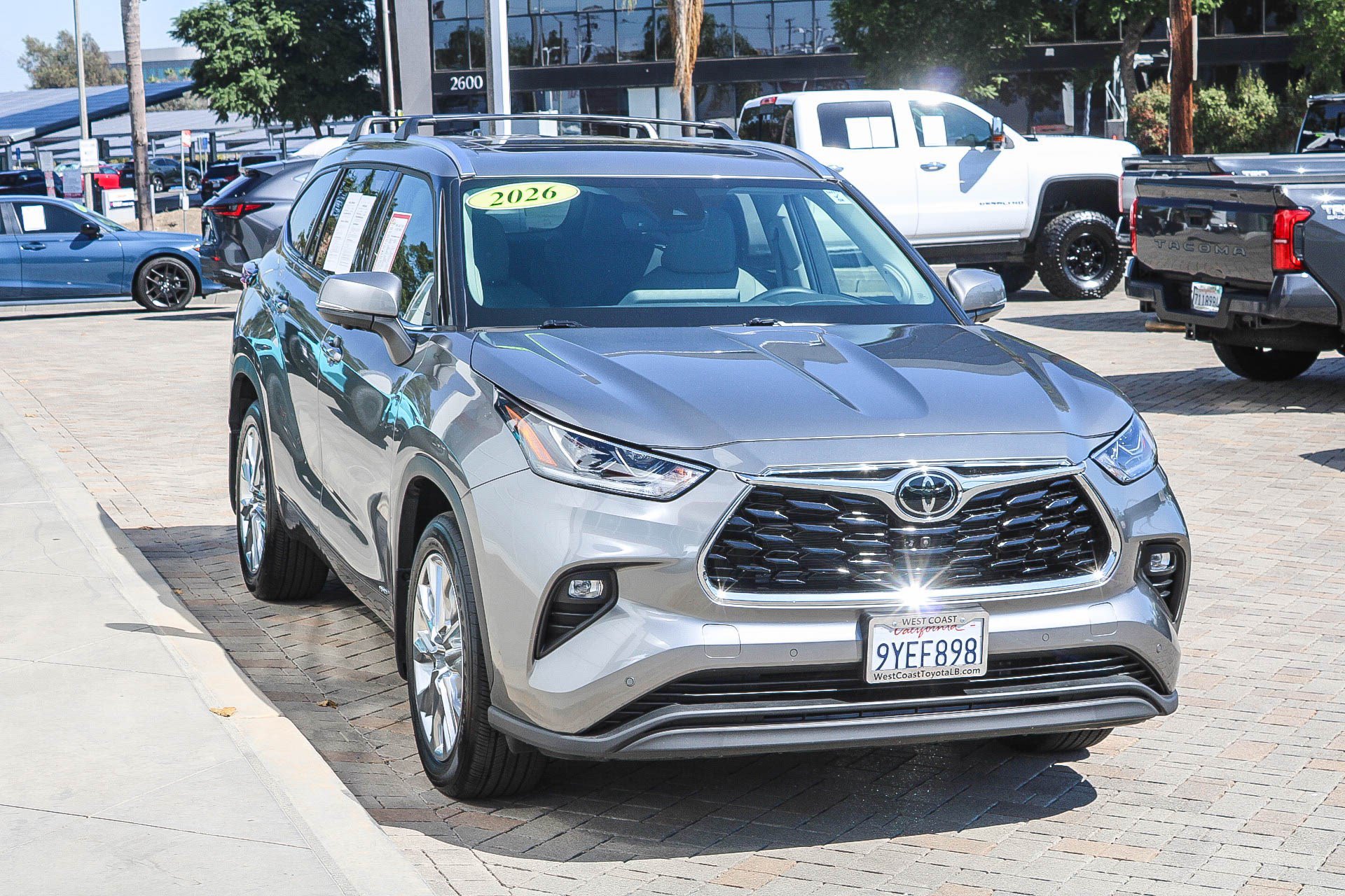 Certified 2026 Toyota Highlander Limited AWD/4WD image 3