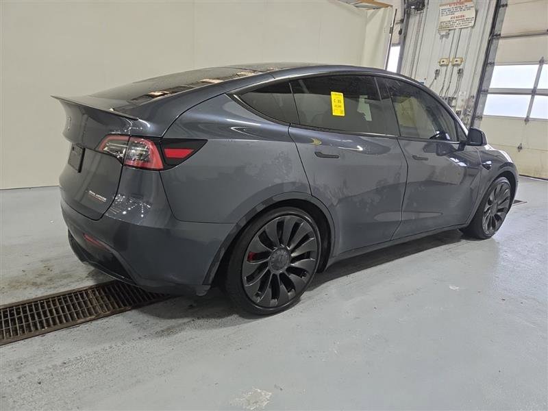 Used 2023 Tesla Model Y Performance image 4