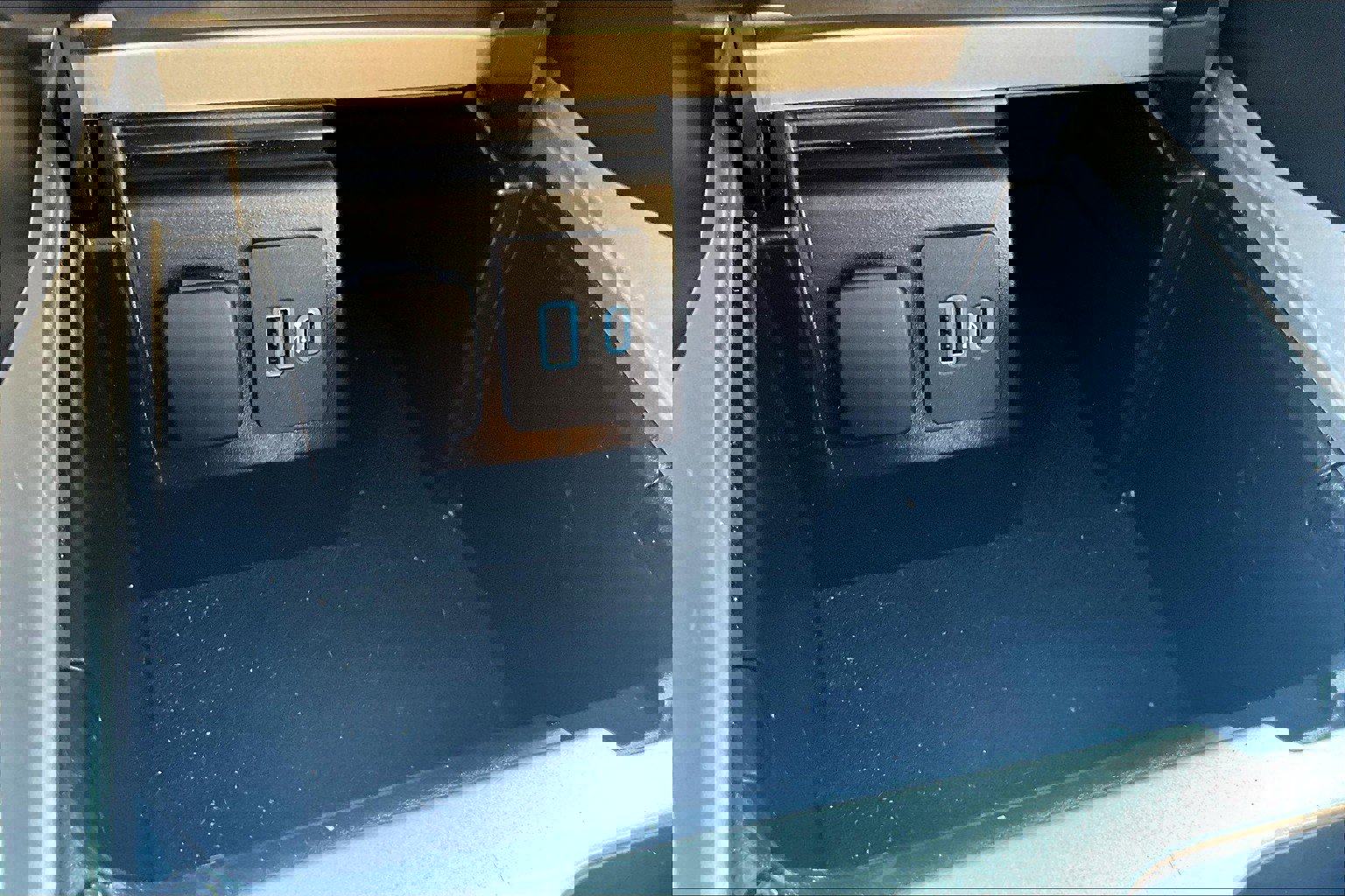 Used 2023 Ford Explorer Limited image 34