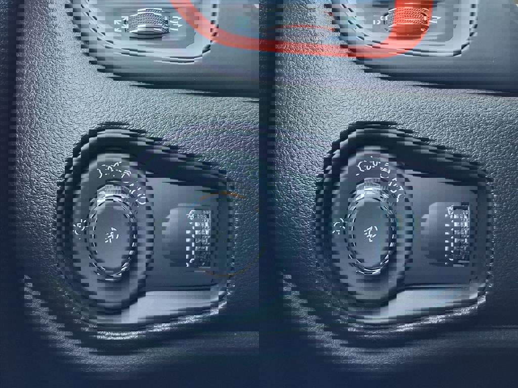 Used 2018 Jeep Renegade Sport w/ Power & Air Group image 22