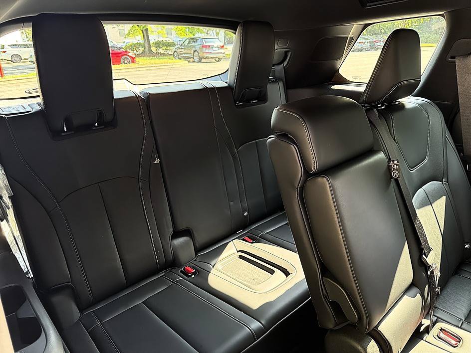 Certified 2025 INFINITI QX60 Luxe w/ Black Edition AWD/4WD image 23