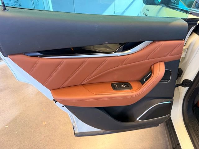 Used 2022 Maserati Levante Modena image 10