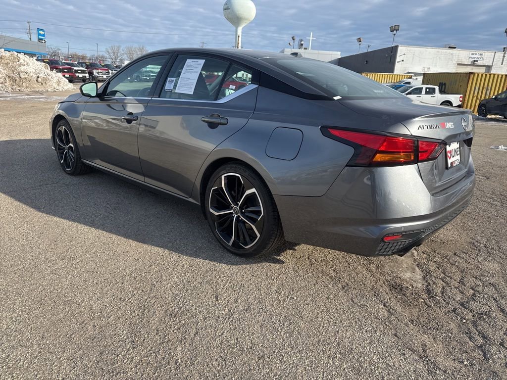 Used 2024 Nissan Altima 2.5 SR FWD image 5