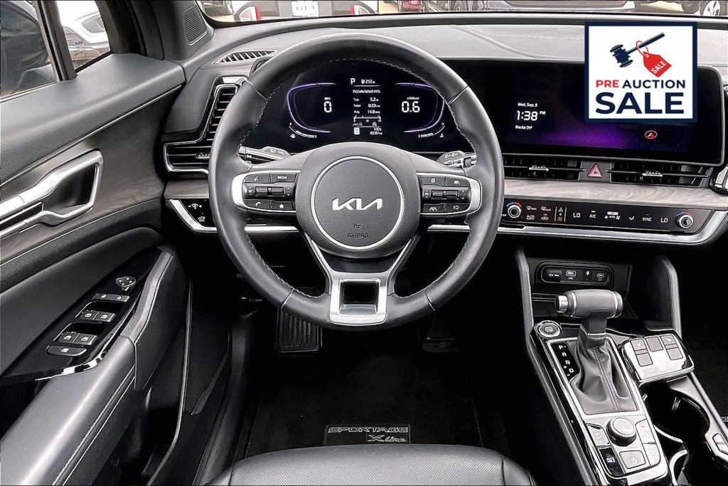Used 2025 Kia Sportage X-Line w/ Premium Package AWD/4WD image 5