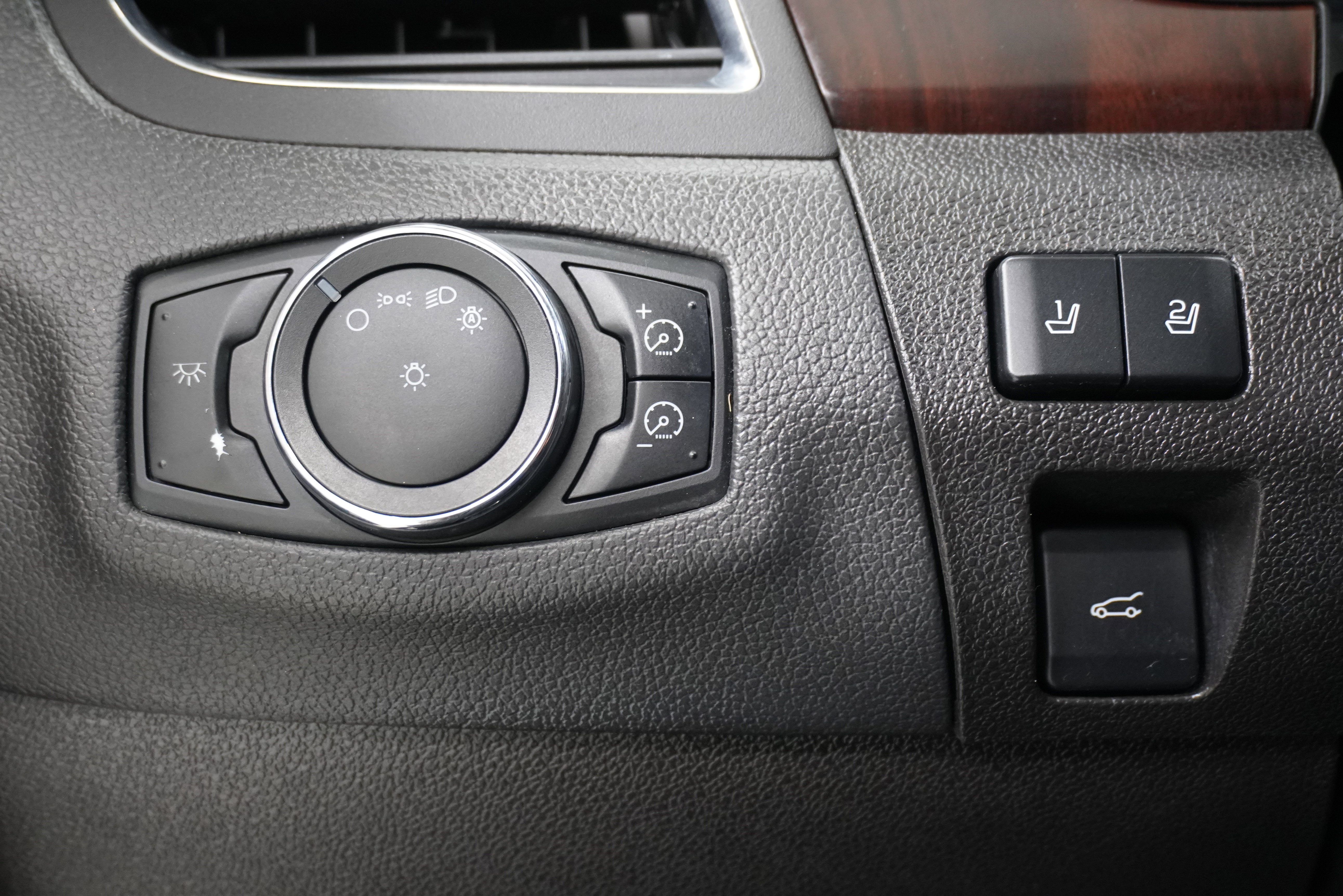 Used 2013 Ford Edge Limited w/ Driver Entry Pkg FWD image 20