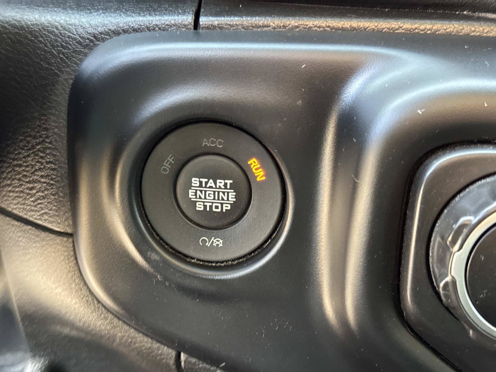Used 2023 Jeep Wrangler Unlimited Sahara w/ Cold Weather Group AWD/4WD image 22
