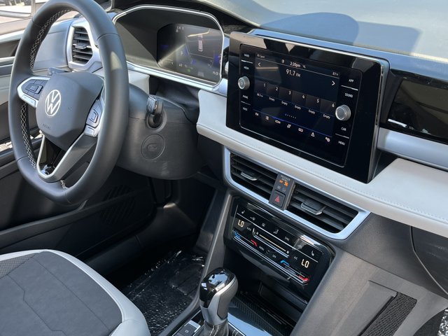 New 2026 Volkswagen Taos SE AWD/4WD image 6