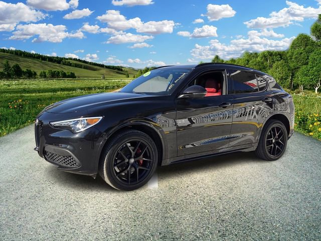Used 2021 Alfa Romeo Stelvio Ti Sport AWD/4WD image 2