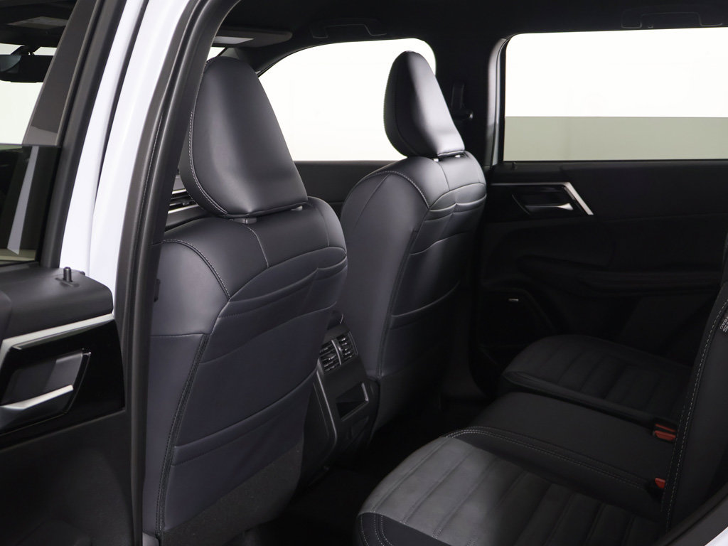 New 2026 Mitsubishi Outlander LE FWD image 28
