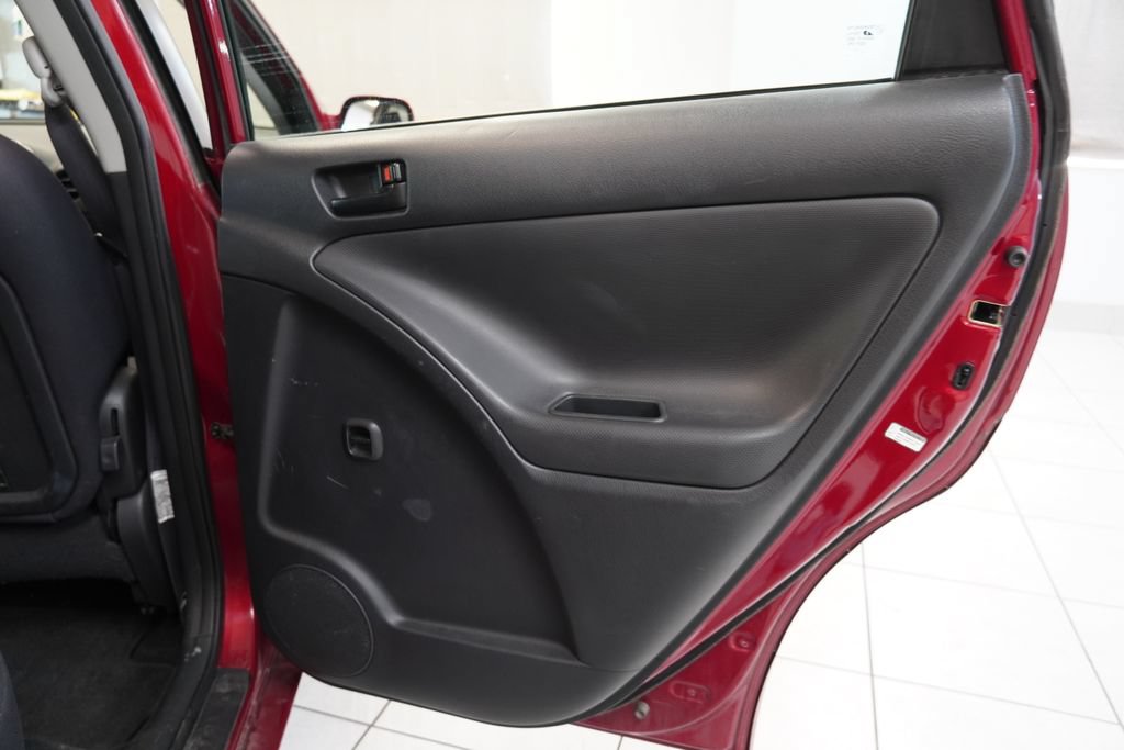 Used 2005 Pontiac Vibe w/ Power Group Value Package FWD image 25