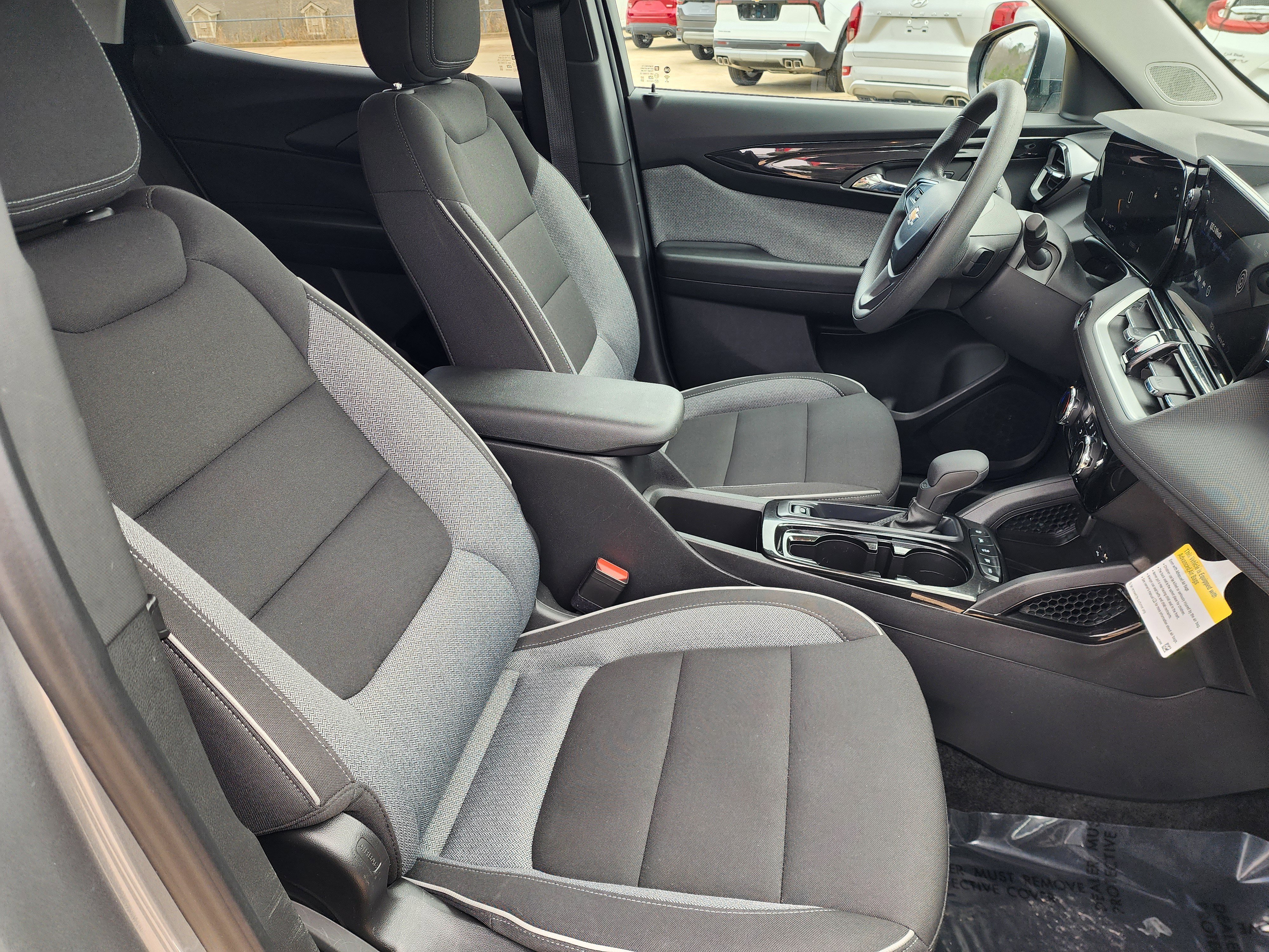 Used 2025 Chevrolet TrailBlazer LT image 12