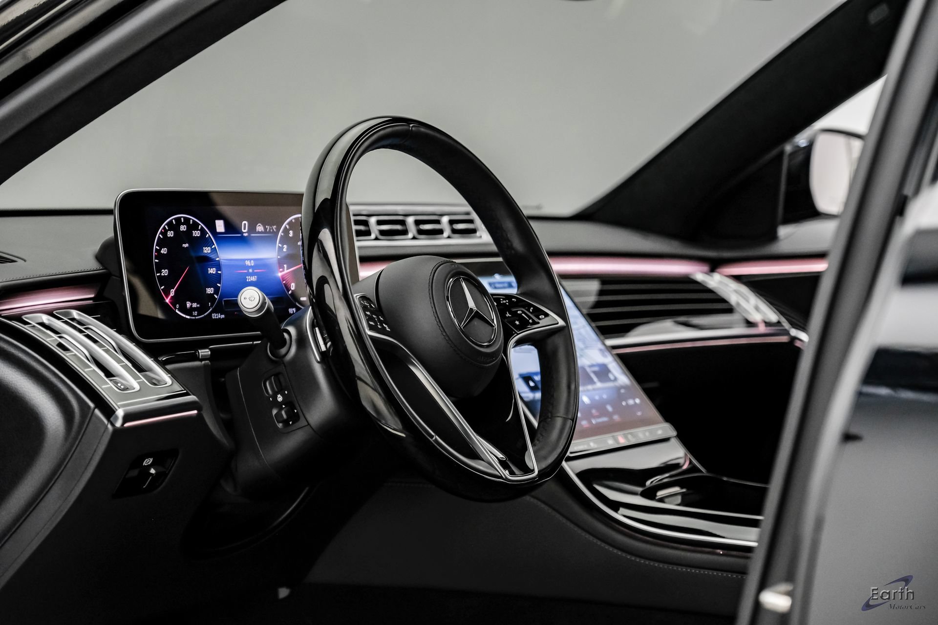 Used 2024 Mercedes-Benz S 580 4MATIC Sedan w/ AMG Line image 41
