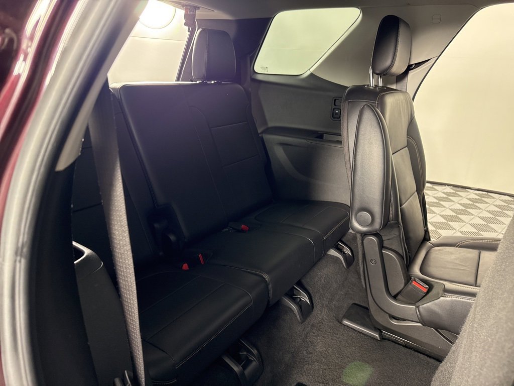 Used 2018 Chevrolet Traverse LT image 32