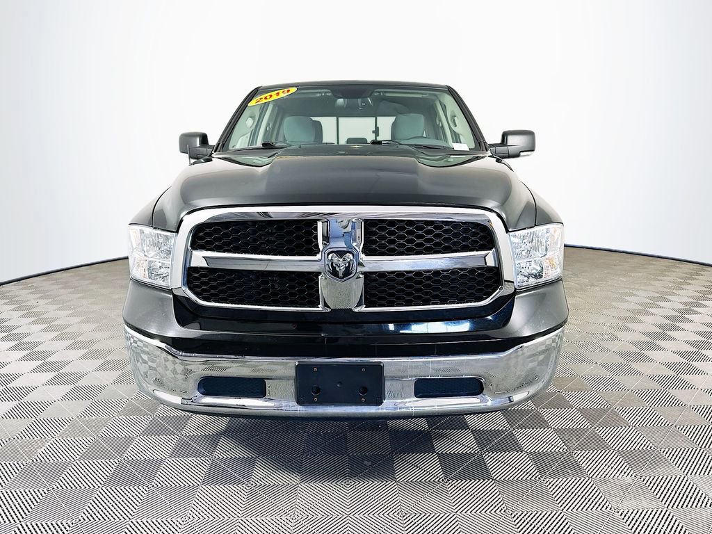 Certified 2019 RAM 1500 Classic SLT w/ Luxury Group image 4