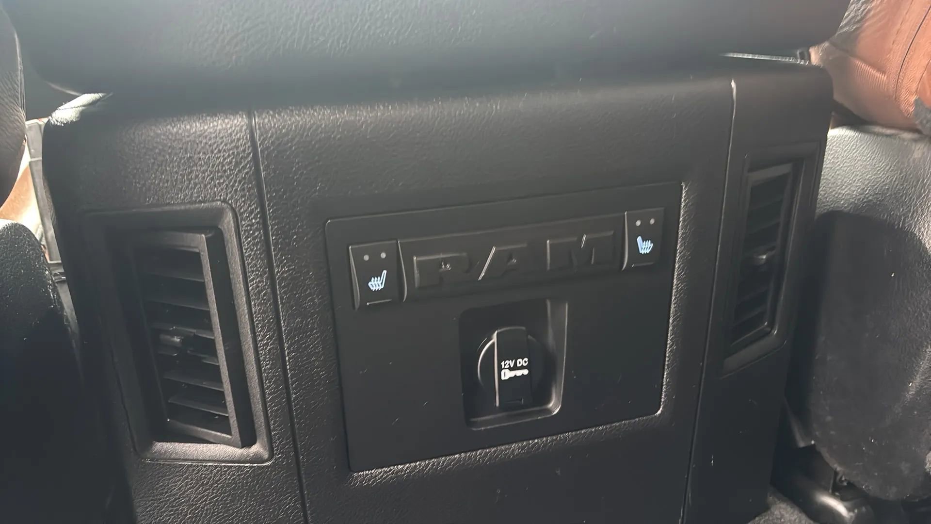 Used 2014 RAM 1500 Laramie Longhorn w/ Convenience Group image 22